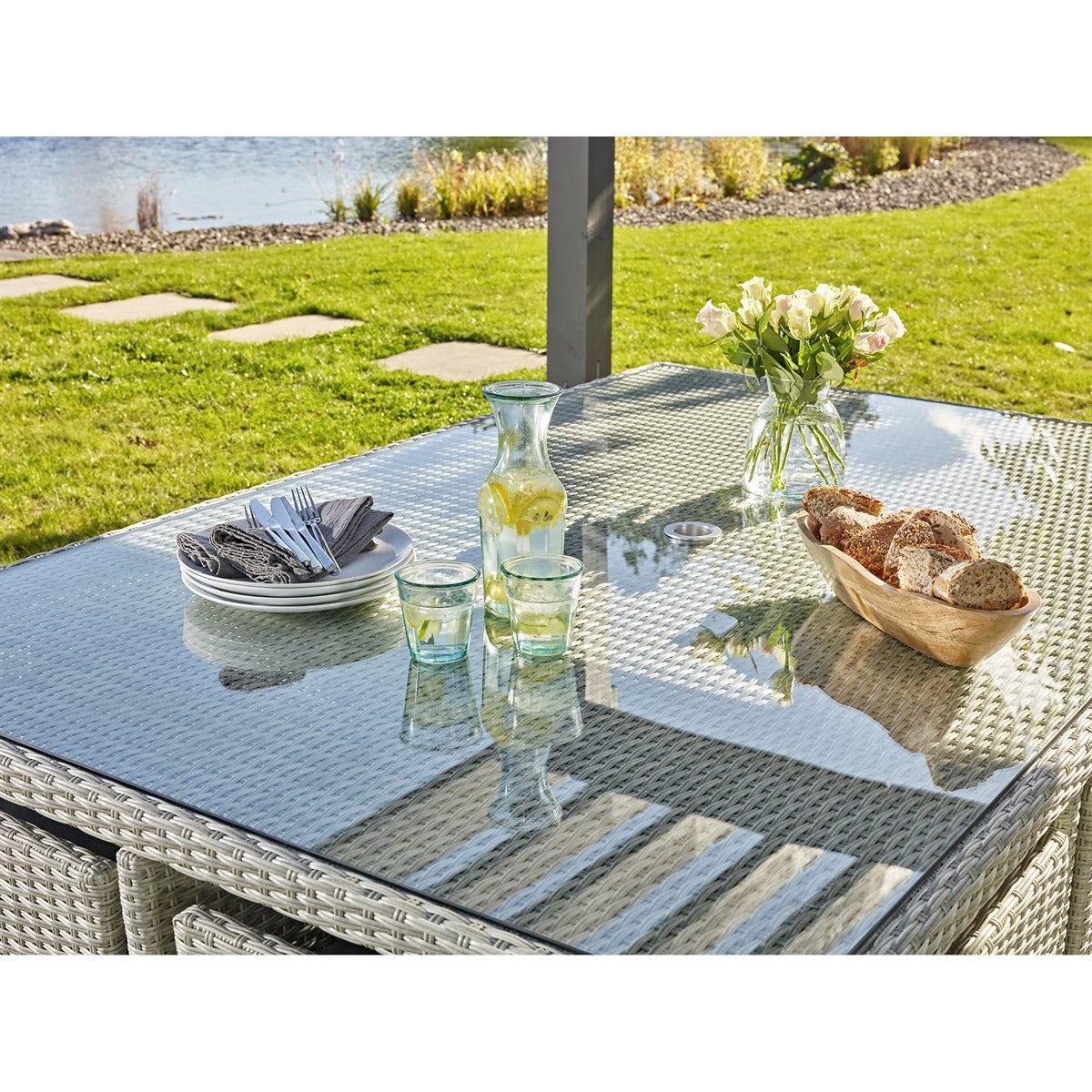 Cloud Rattan 6 Seater Cube Set with Stools / Footstoolsgarden