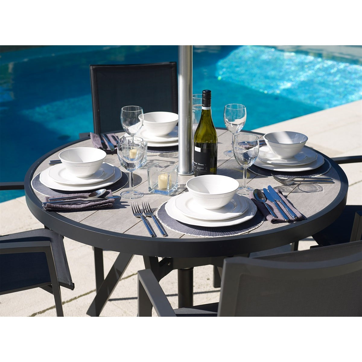 4 Seat Round Dining Set with Parasol & Basegarden