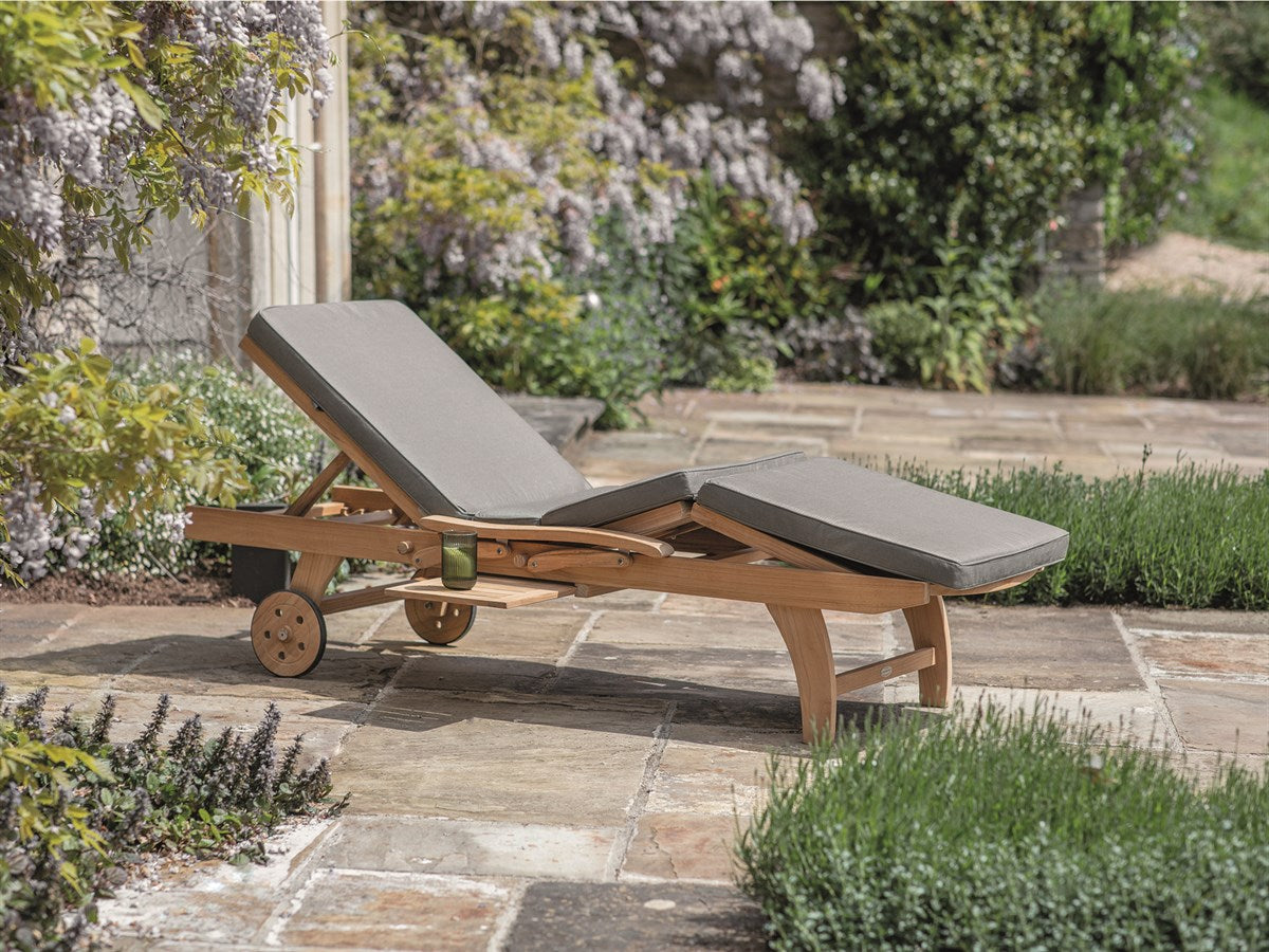 Teak Lounger with Side Tablegarden