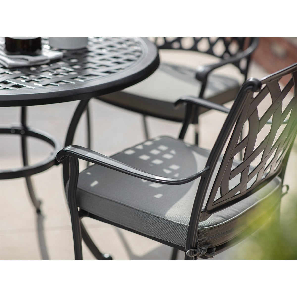 Black Cast Aluminium 4 Seat Round Dining Setgarden