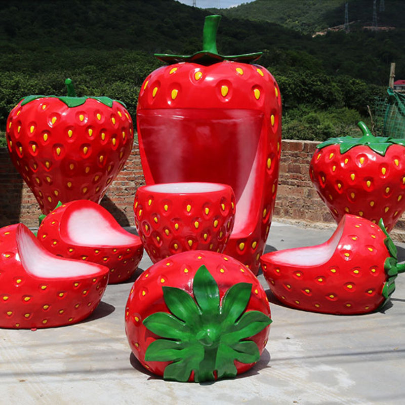 Strawberry model fruit sculpture orchard decorationgarden