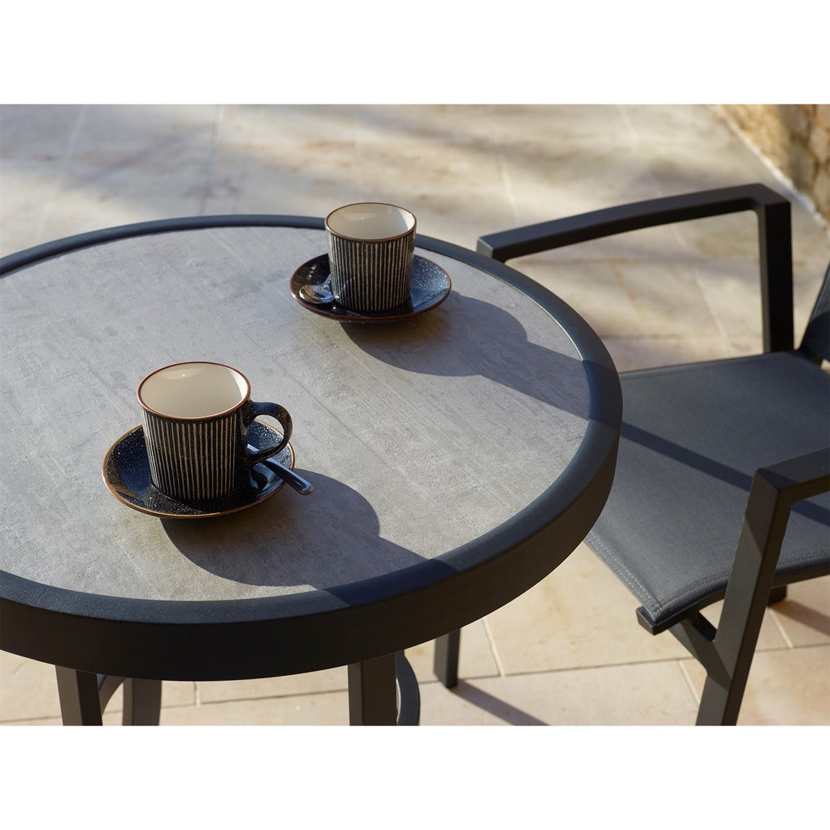 Textilene Round Bistro Table Set with 2 Armchairsgarden