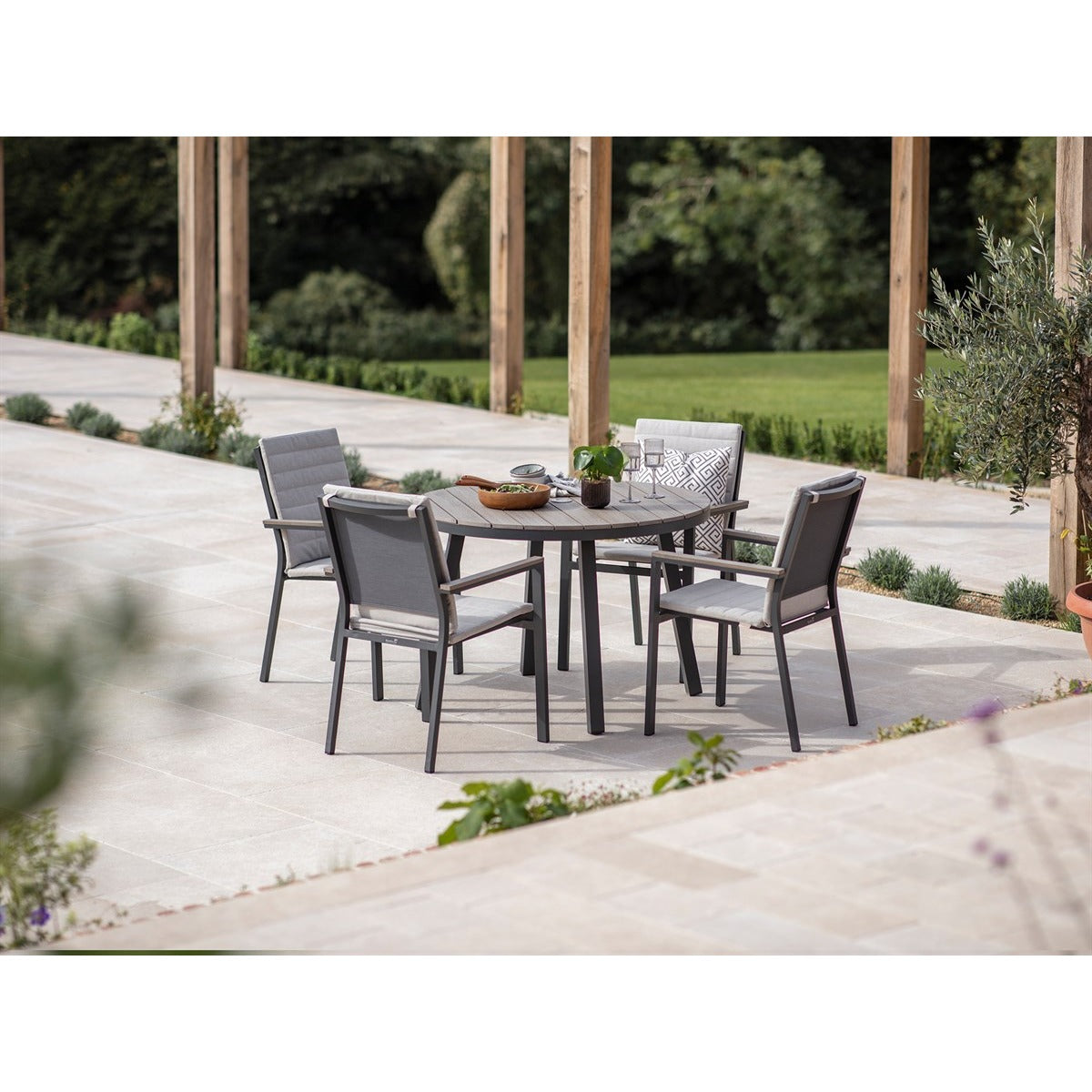 4 Seat Round Dining Set with Parasol & Basegarden