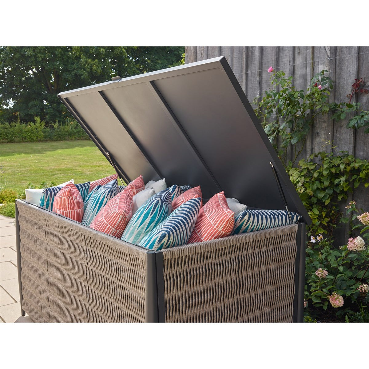 Large Cushion Box with Linergarden