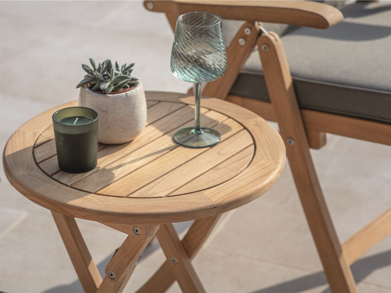 Teak Recliner Set with 2 Footstools & Side Tablegarden