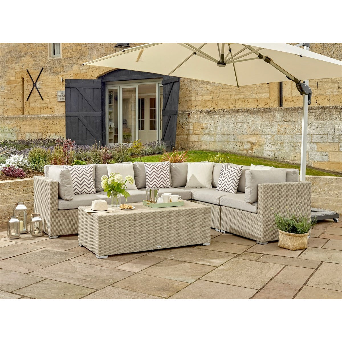 Nutmeg Rattan L-Shape Sofa with Rectangle Coffee Tablegarden